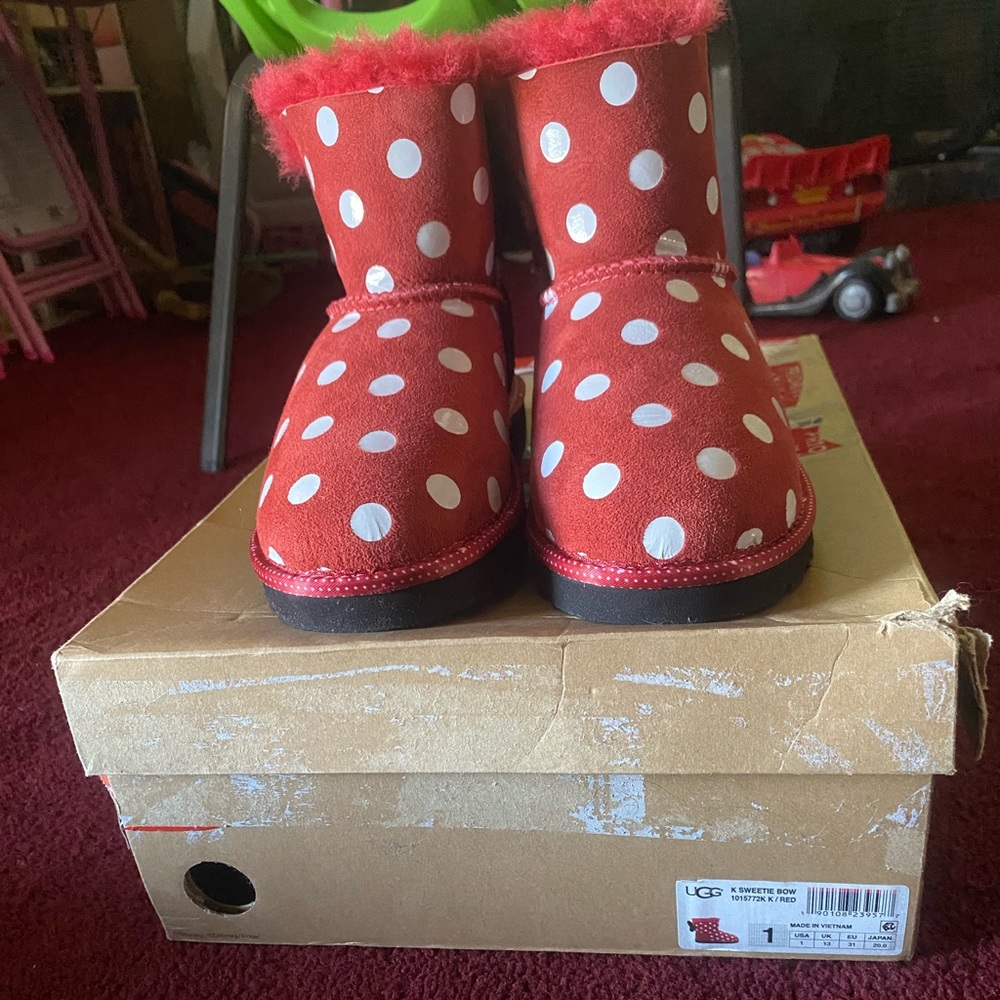 Ugg Disney